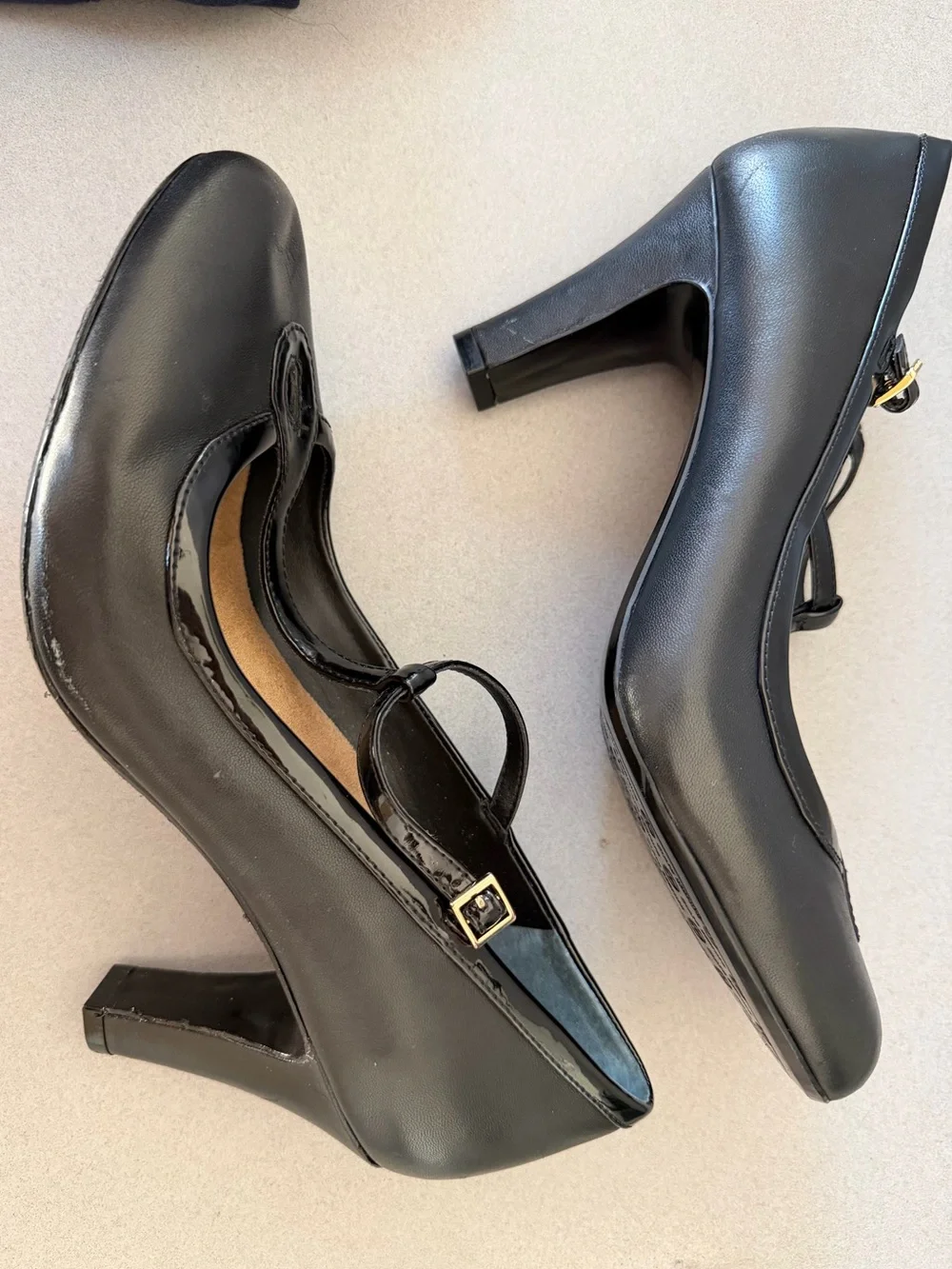 Gianni Bini Black T-Strap Mary Jane Heels Memory Foam Comfort Pumps 8M NWOT